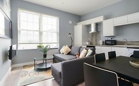 Arena Apartments - Stylish And Homely Apartments By The Ice Arena With Parking
